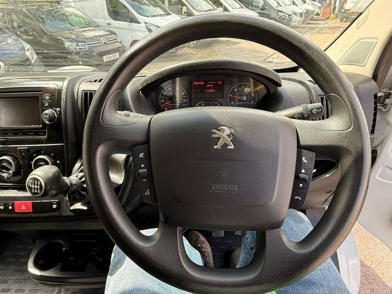 Peugeot Boxer 2L Professional White #16