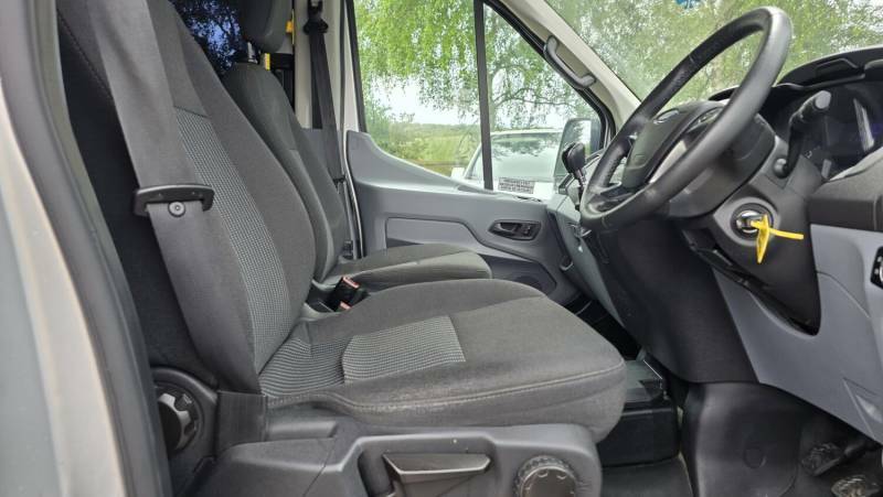 Ford Transit Custom 2.2L Trend Silver #32