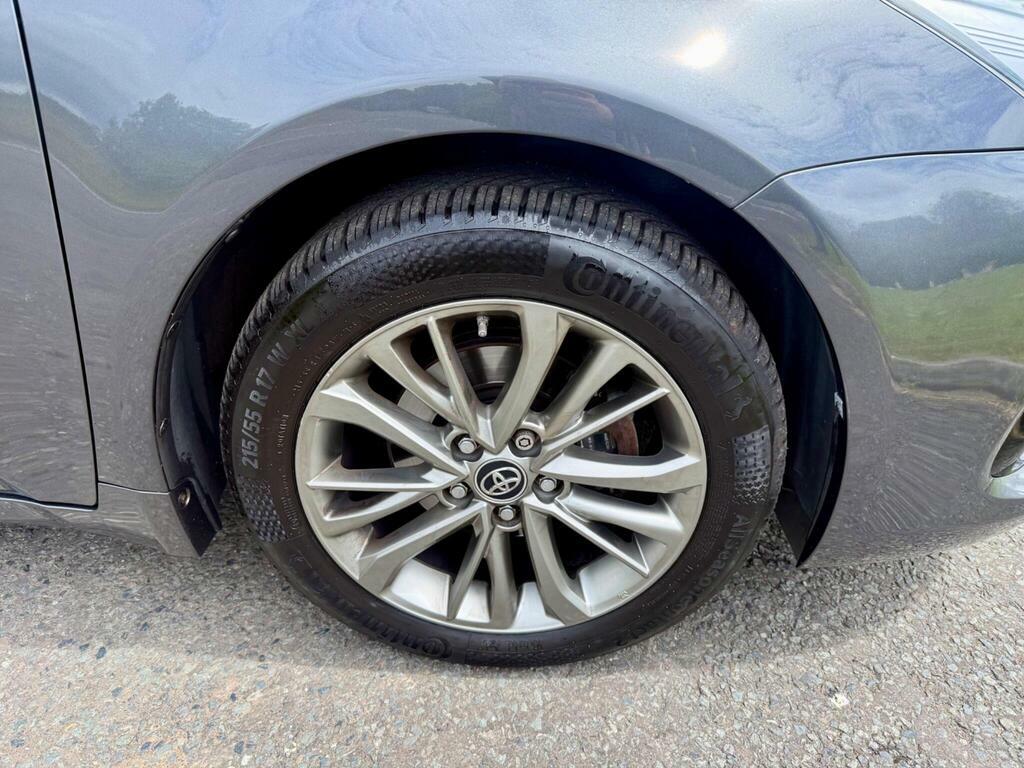 Toyota Avensis Active Silver #10