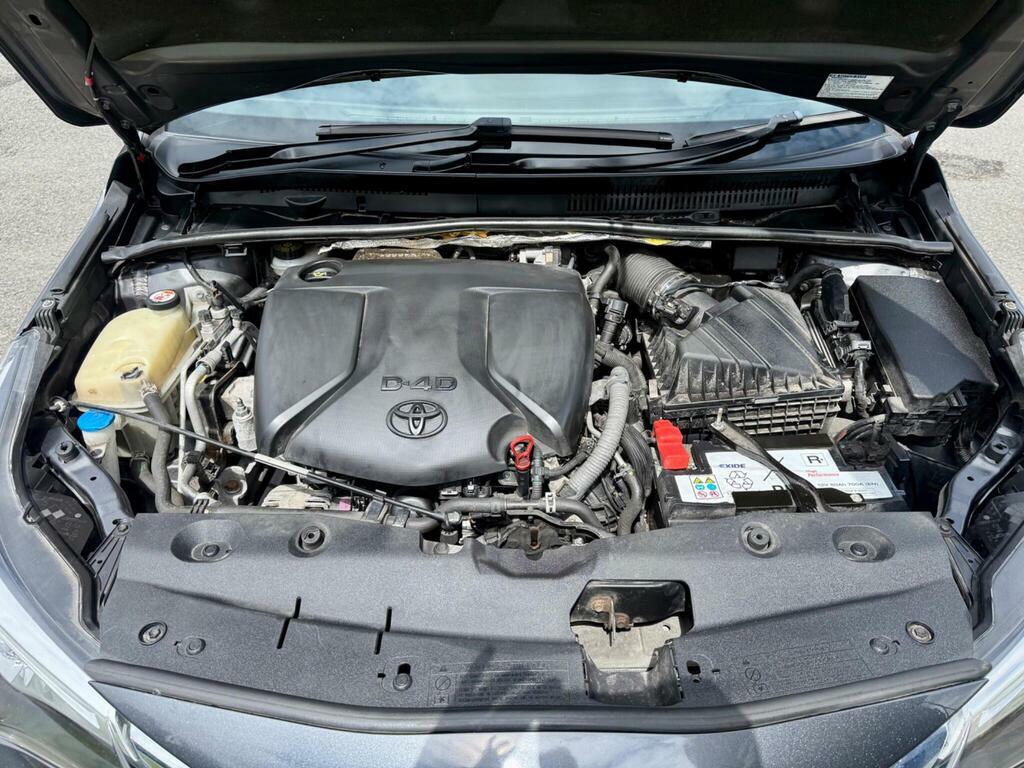 Toyota Avensis Active Silver #11
