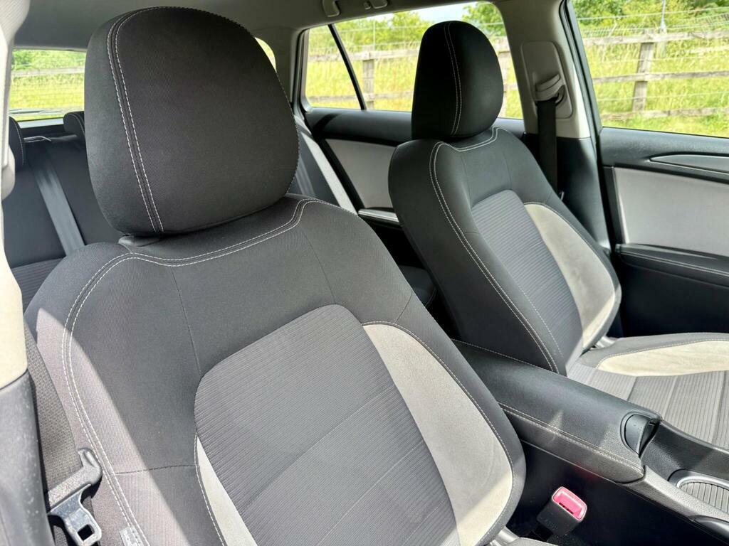 Toyota Avensis Active Silver #15