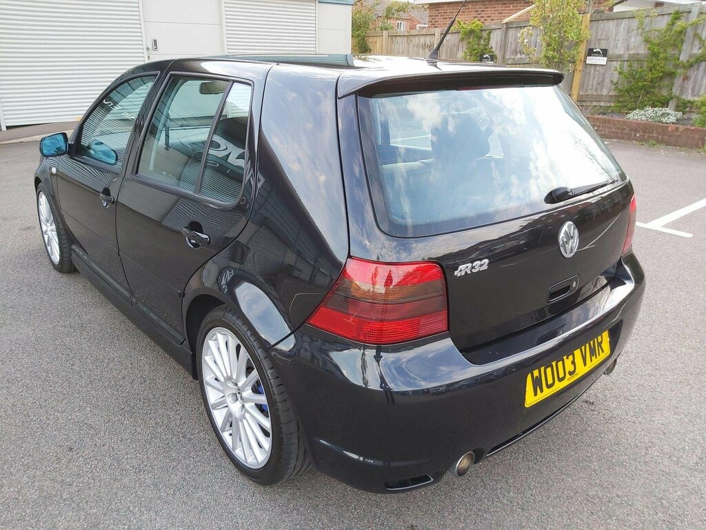 Volkswagen Golf Hatchback 3.2 R32 Hatchback 278 Black #5