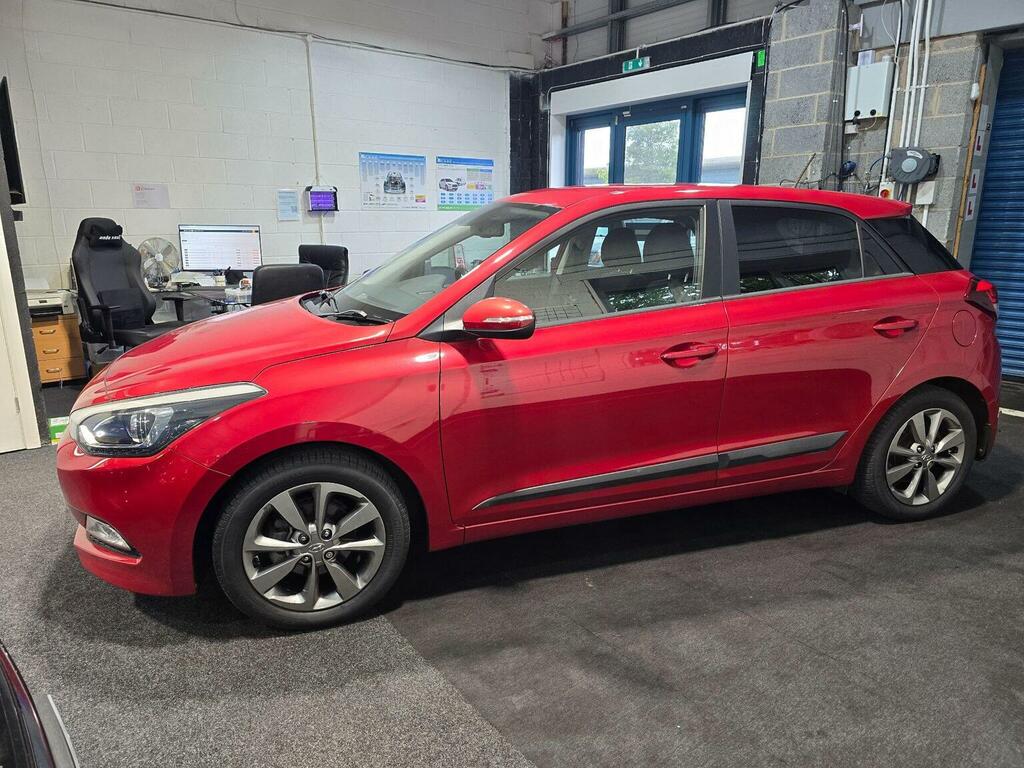 Hyundai I20 Hatchback 1.2 Premium Euro 6 201616 Red #5