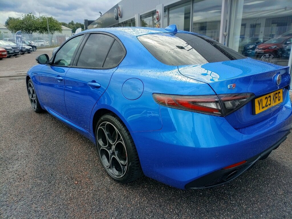 Alfa Romeo Giulia 2.0T Competizione Saloon 280 Blue #4