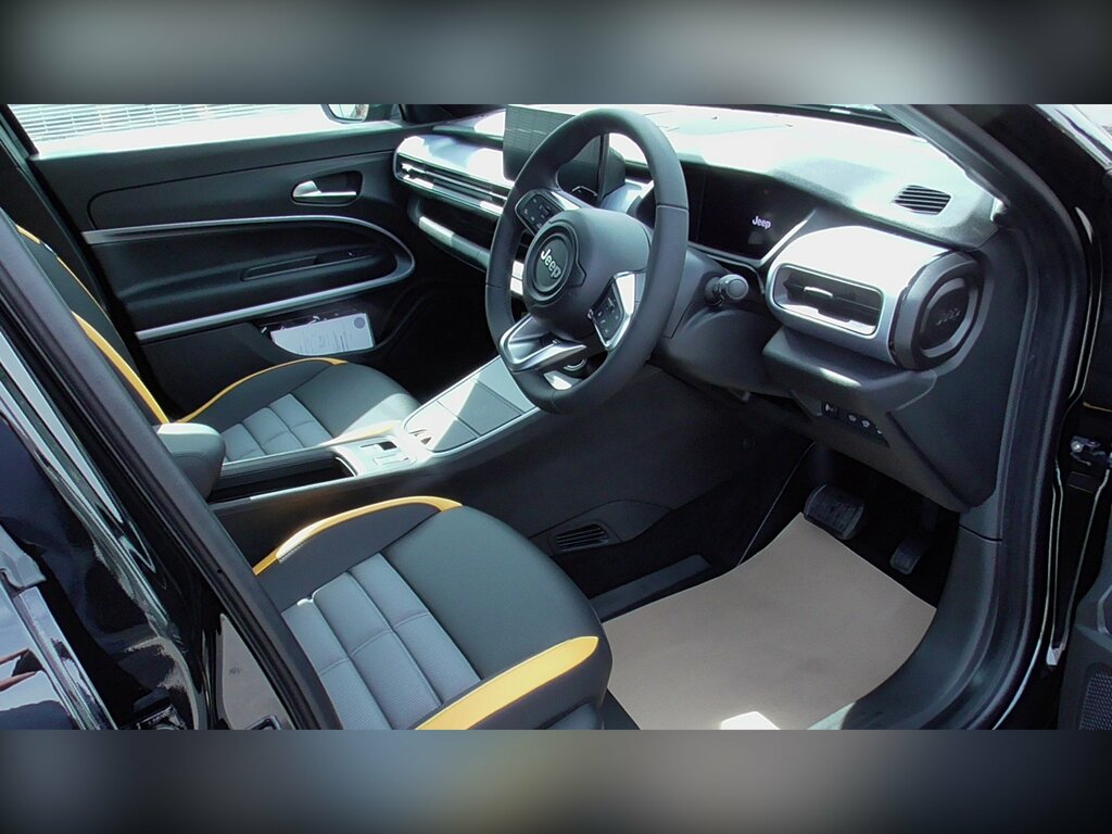 Jeep Avenger 1.2 E-hybrid Summit Dct Grey #14