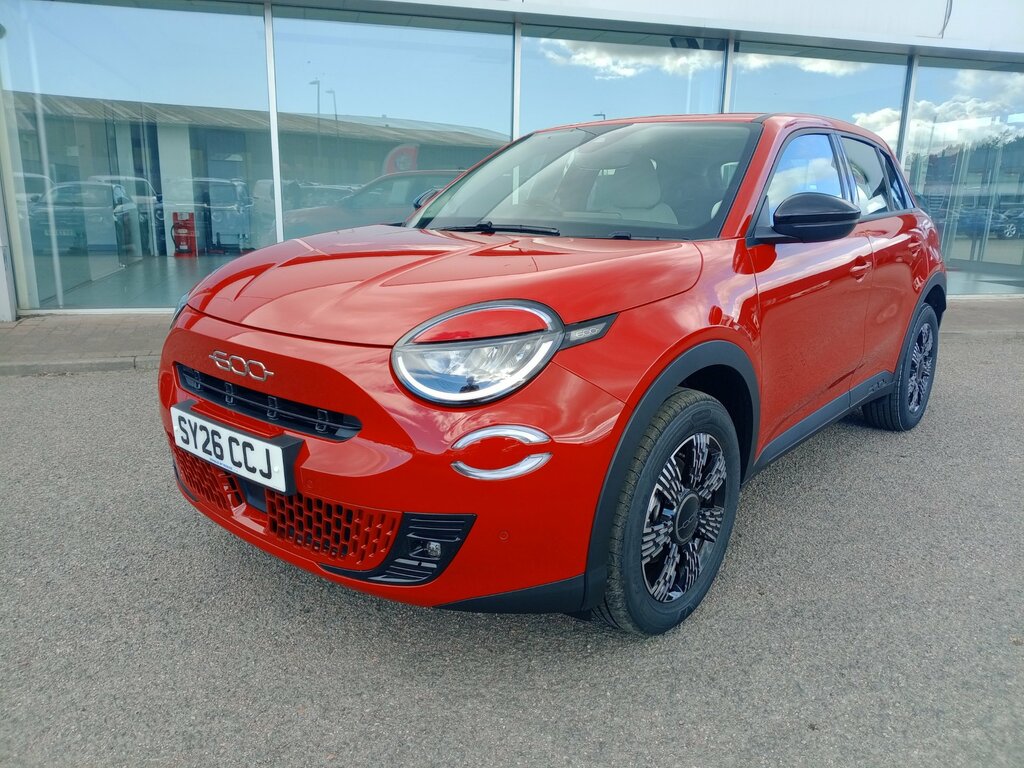 Fiat 600 1.2 Icon Hybrid E-dct Red #5