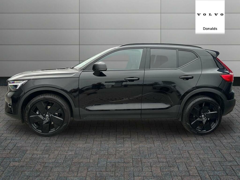 Volvo XC40 Black Edition Ultra B3 Mild Hybrid WD75DFC Black #6