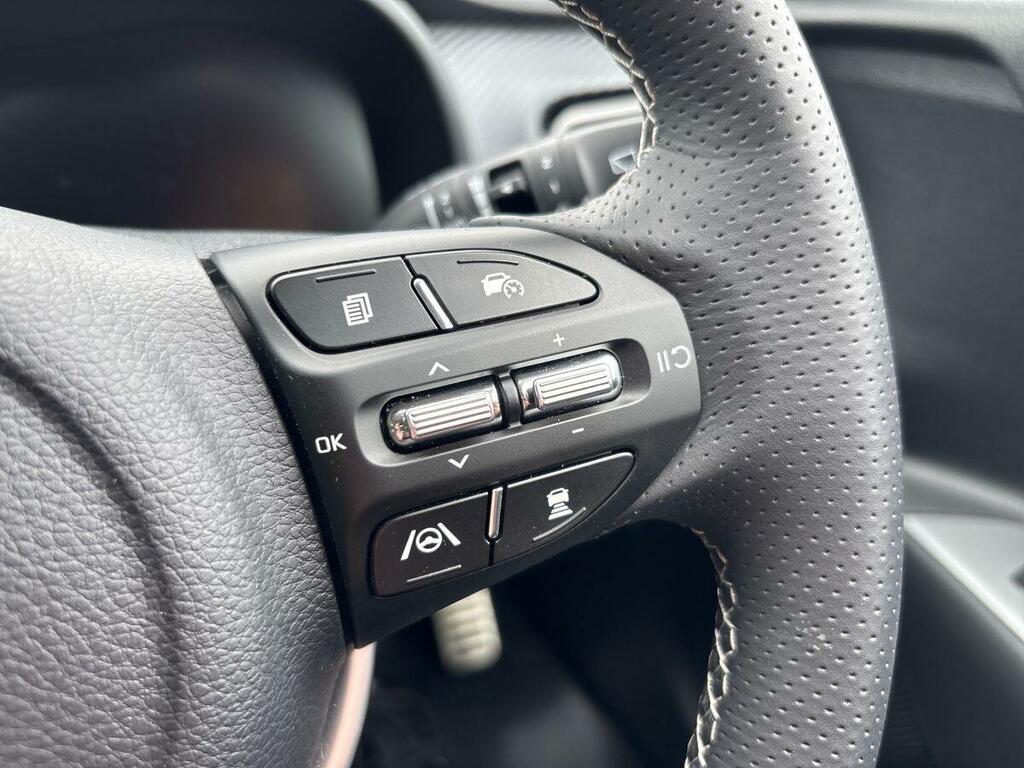 Kia Stonic 2 Black #22