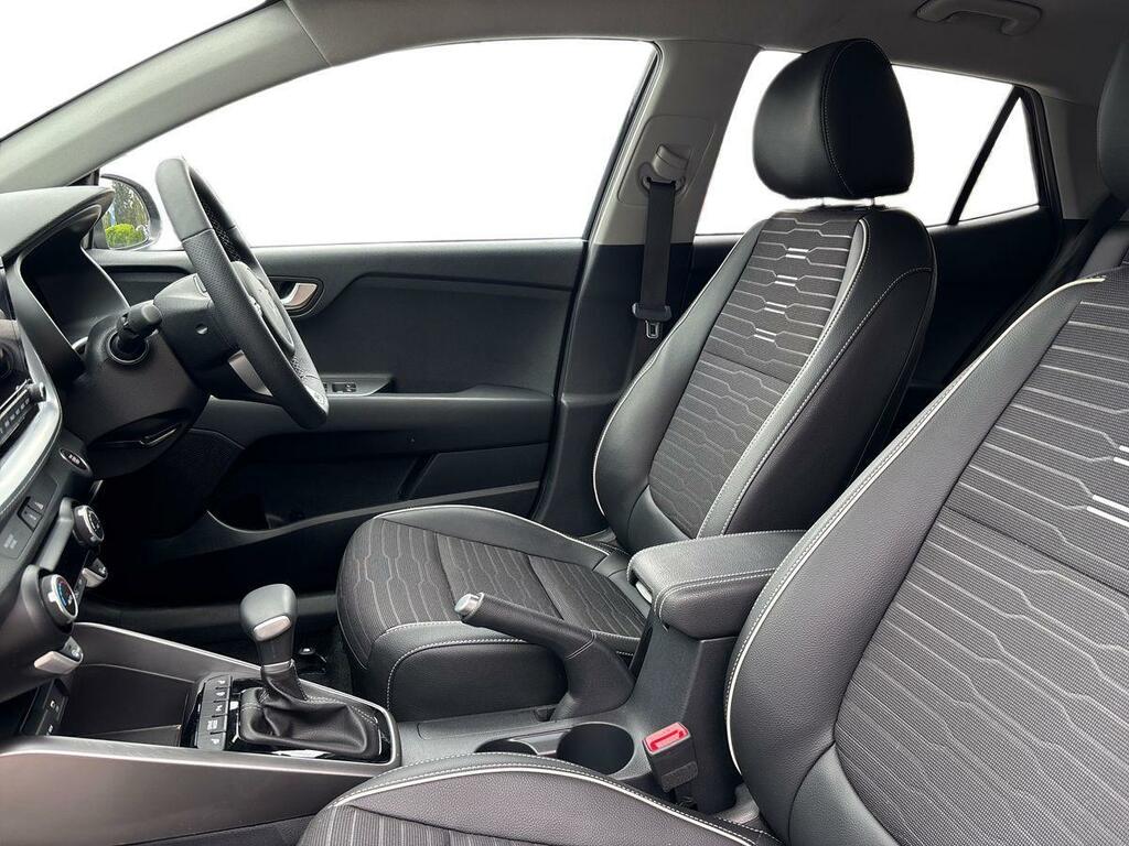 Kia Stonic 2 Black #16
