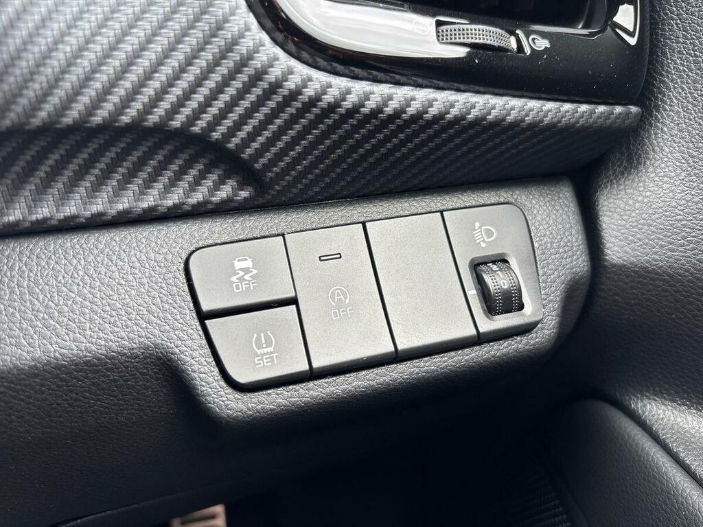 Kia Stonic 2 Black #25