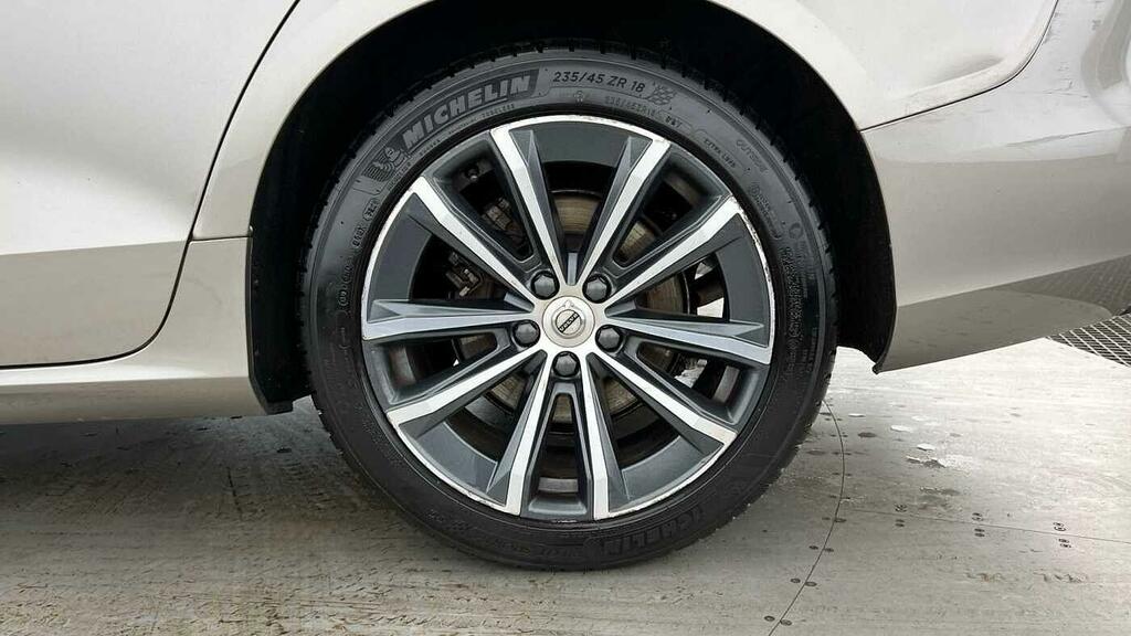 Volvo V60 Momentum B3 Mild Hybrid DN22EAF Grey #4