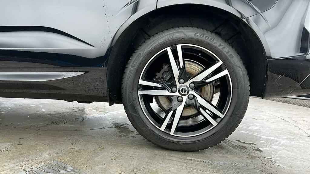 Volvo XC60 R-design B4 Awd Mild Hybrid Black #4