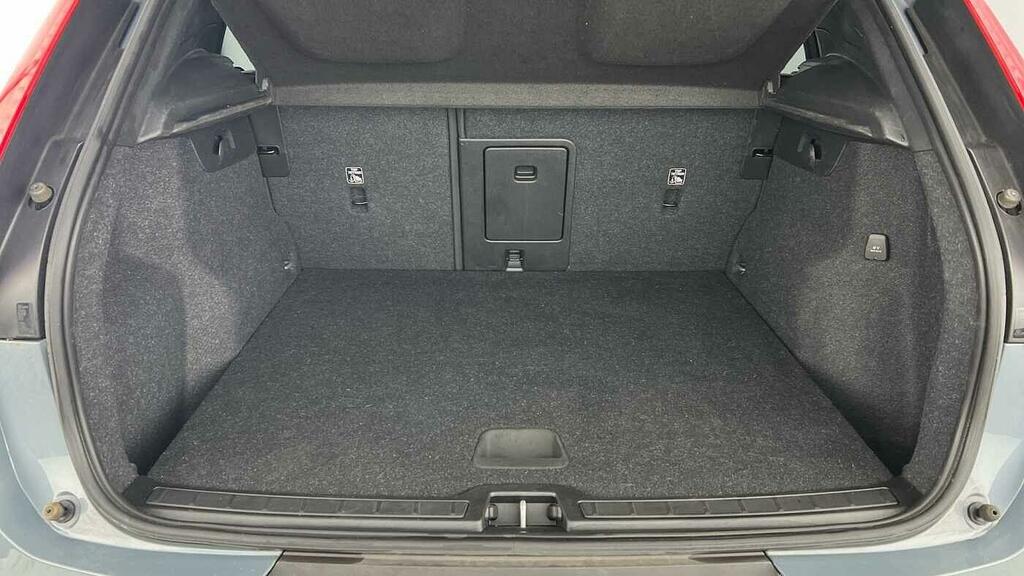 Volvo XC40 R-design T3 YY22DFN Grey #5