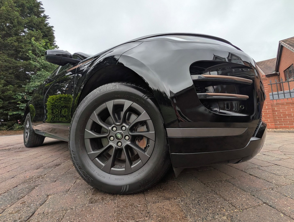 Land Rover Range Rover Evoque 2.0 D150 R-dynamic SW69DPX Black #4