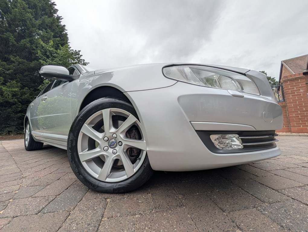 Volvo V70 2.4 D5 Se Nav Geartronic Silver #4