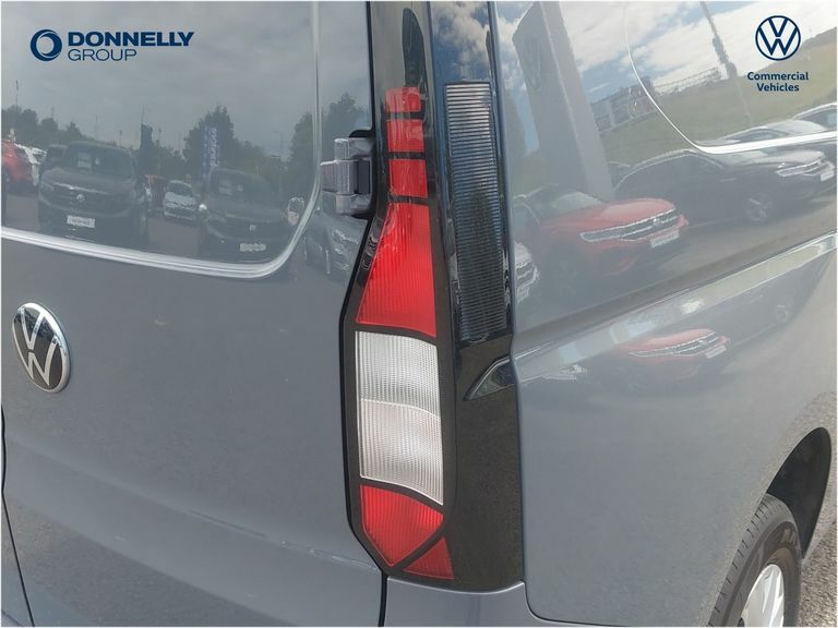 Volkswagen Caddy 2.0 Tdi 122Ps Commerce Pro Van Dsg Black #19