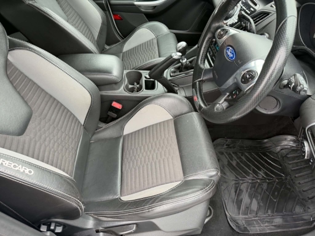 Ford Focus 2.0T Ecoboost St-2 White #5