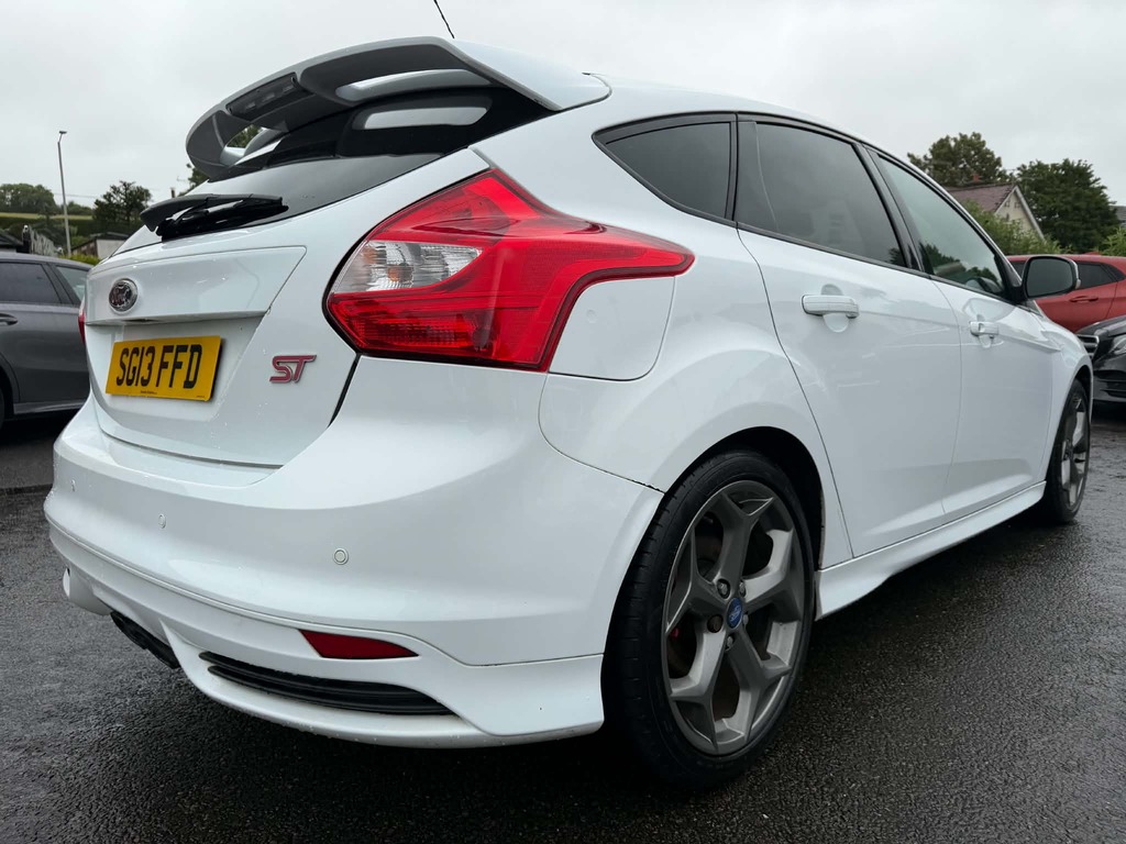 Ford Focus 2.0T Ecoboost St-2 White #4