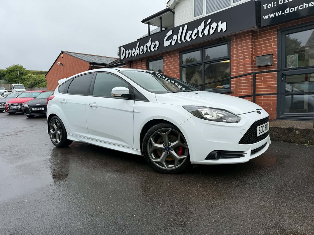 Ford Focus 2.0T Ecoboost St-2 White