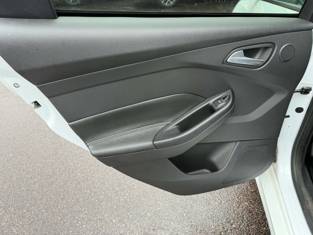 Ford Focus 2.0T Ecoboost St-2 White #6