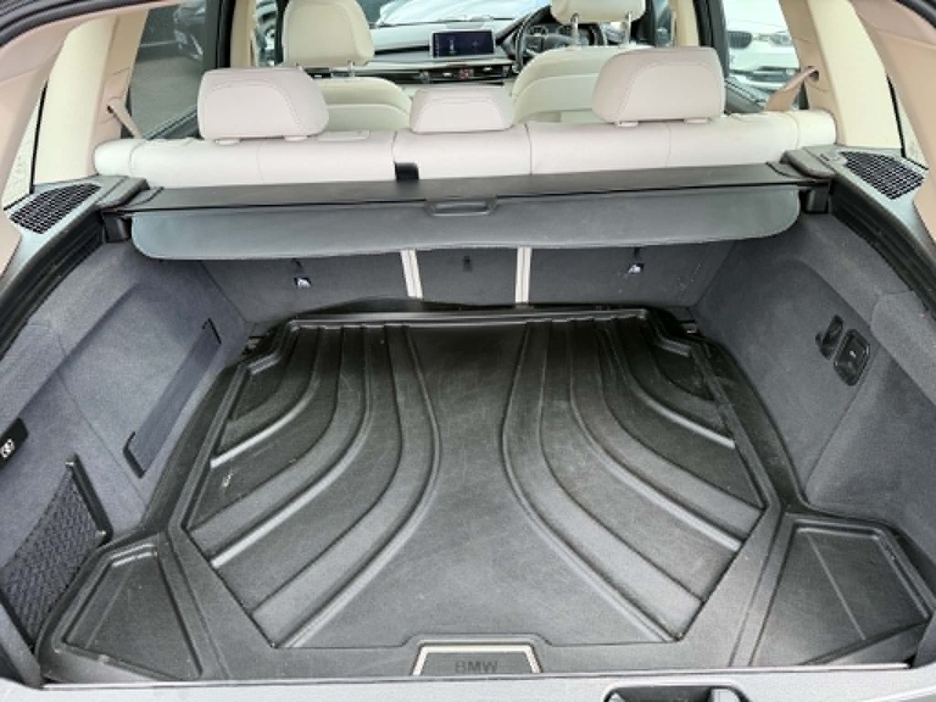 BMW X5 Estate Black #42