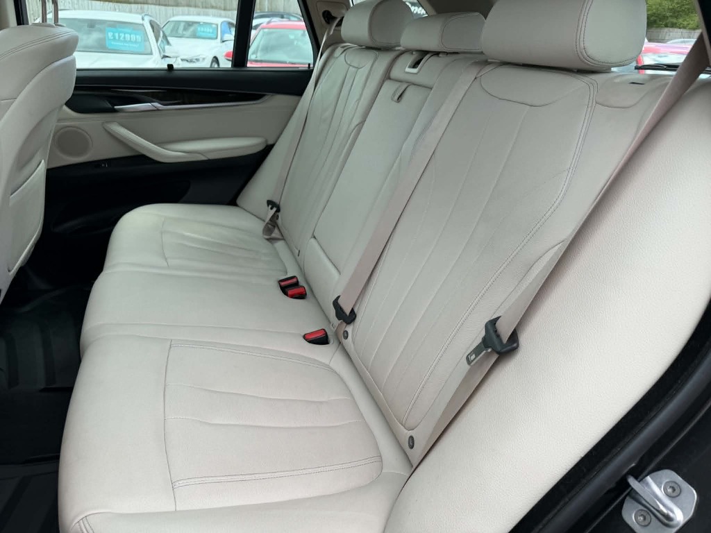BMW X5 Estate Black #8