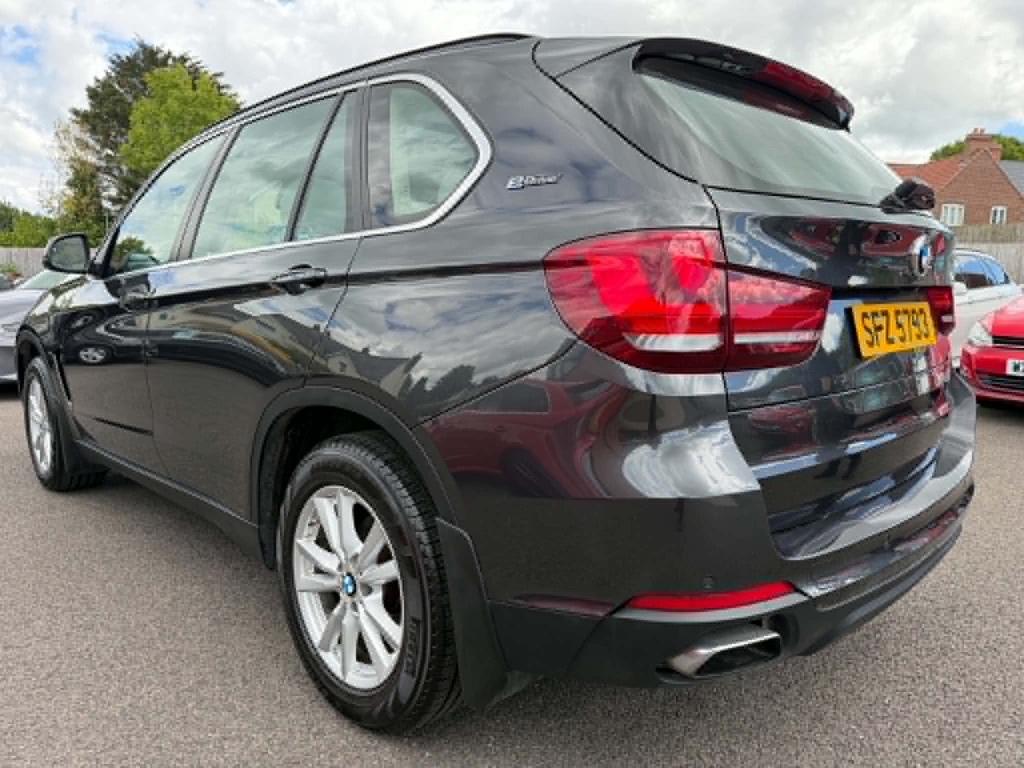BMW X5 Estate Black #35