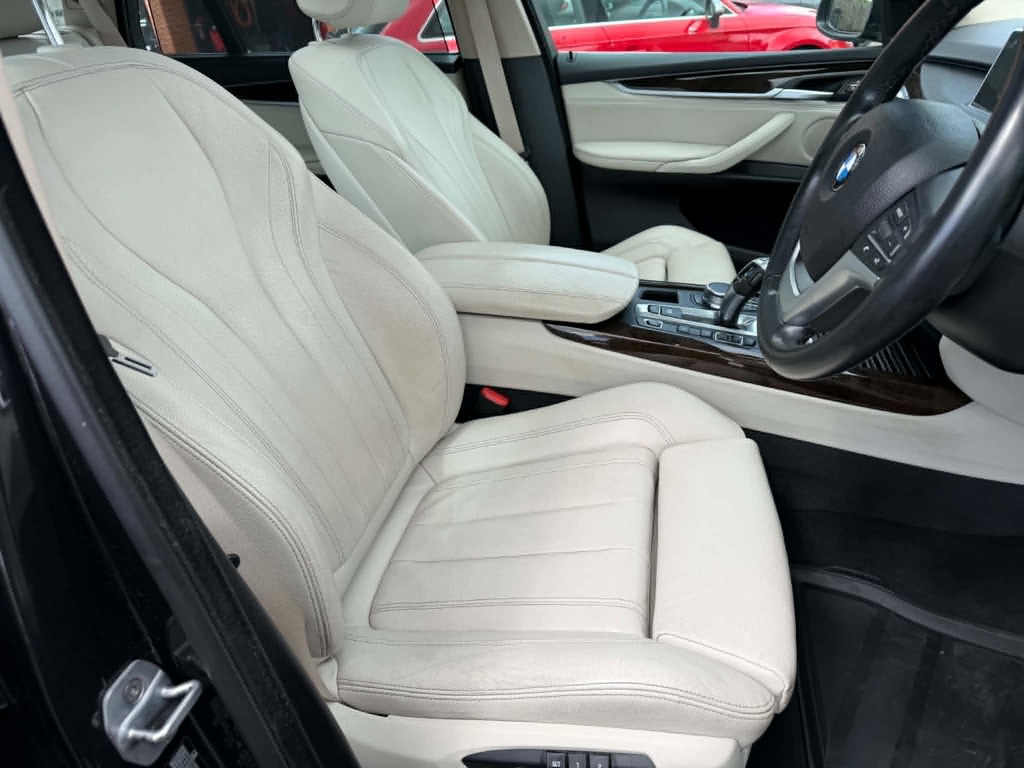 BMW X5 Estate Black #16