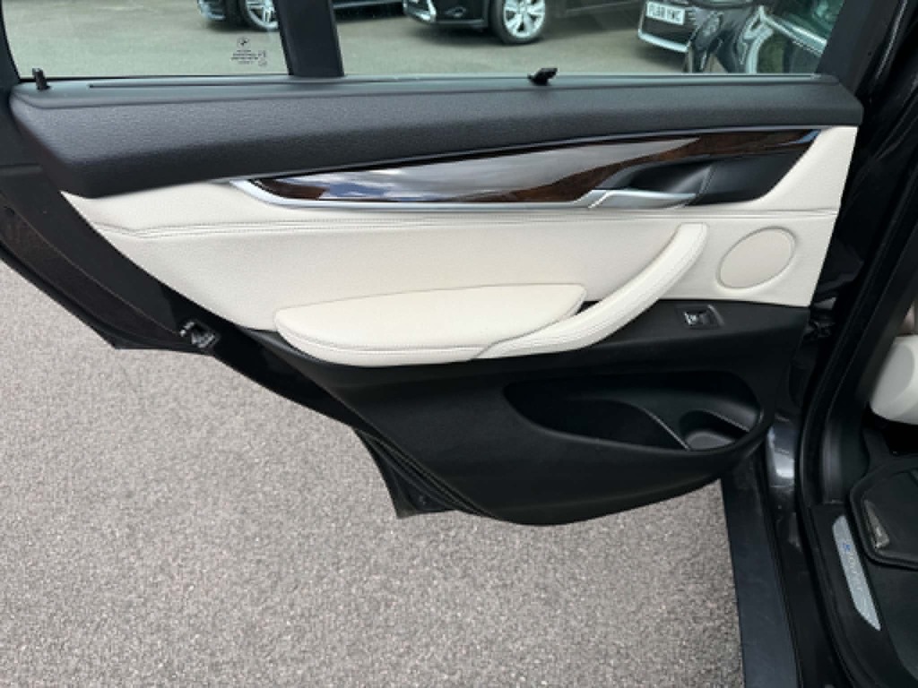 BMW X5 Estate Black #21