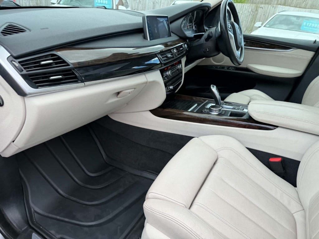 BMW X5 Estate Black #32