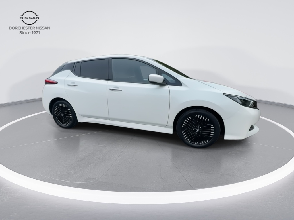 Nissan Leaf 39Kwh Tekna Hatchback 150 Ps White #2