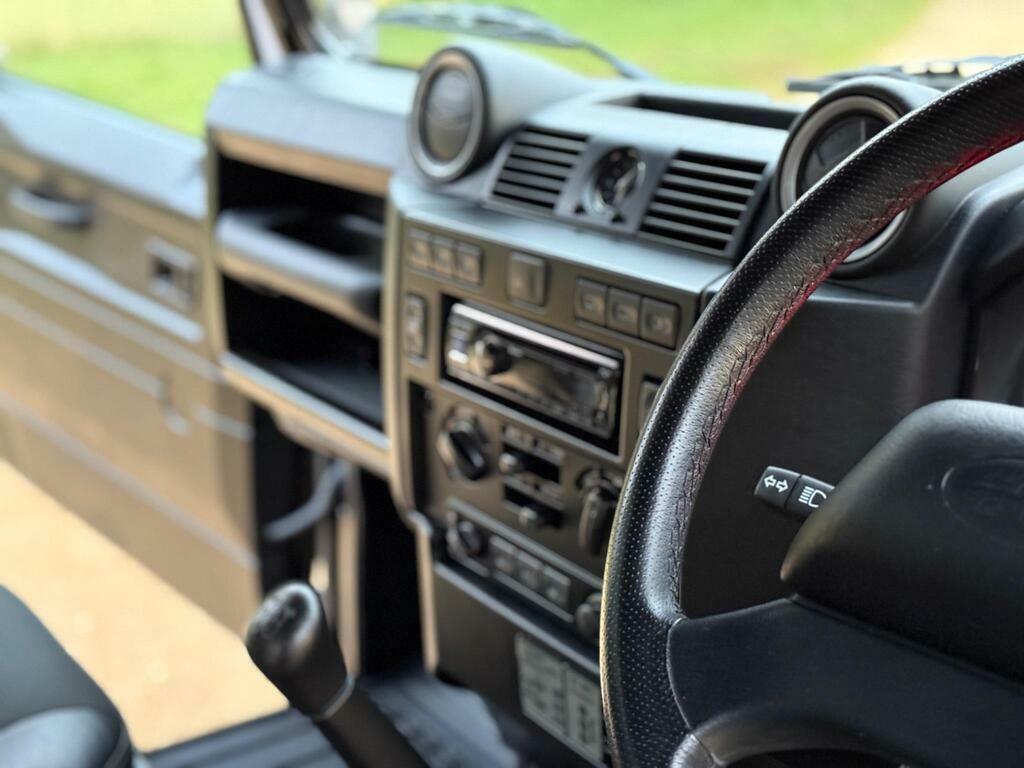 Land Rover Defender 90 Suv Green #19