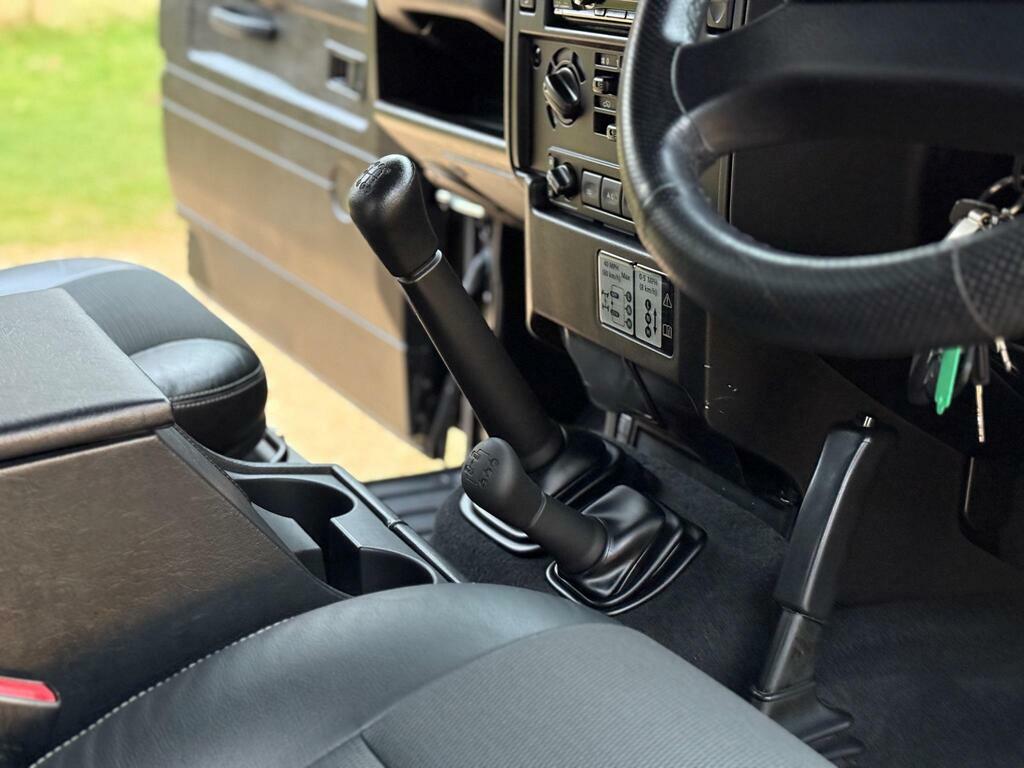 Land Rover Defender 90 Suv Green #17