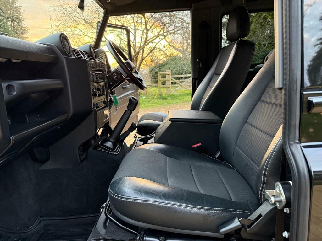 Land Rover Defender 90 Suv Green #12