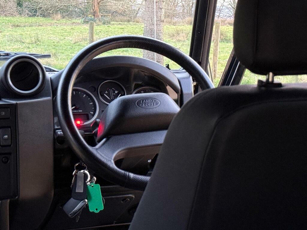 Land Rover Defender 90 Suv Green #13