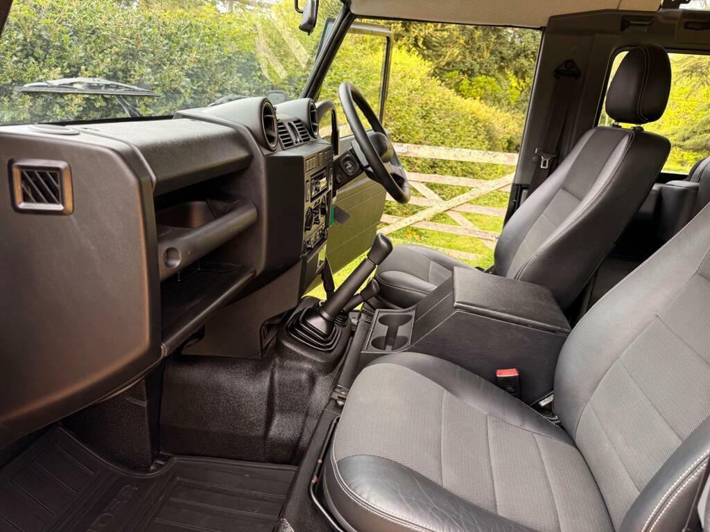 Land Rover Defender 90 90 Tdci County Blue #23