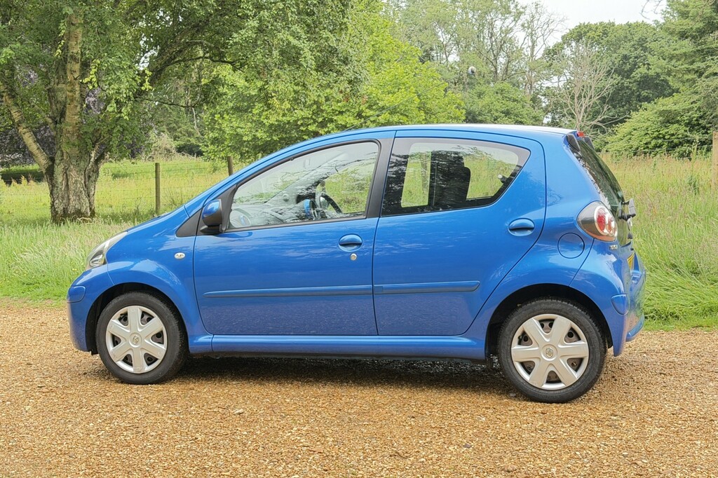Toyota Aygo Hatchback Red #13