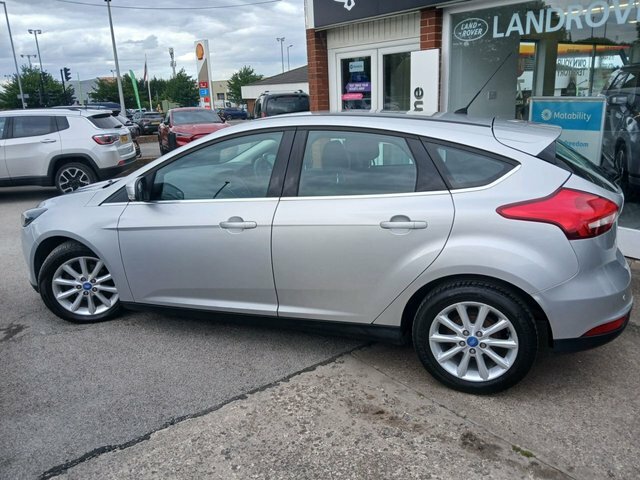 Ford Focus 1.5 Tdci Titanium Hatchback Euro CN65YJO Silver #5