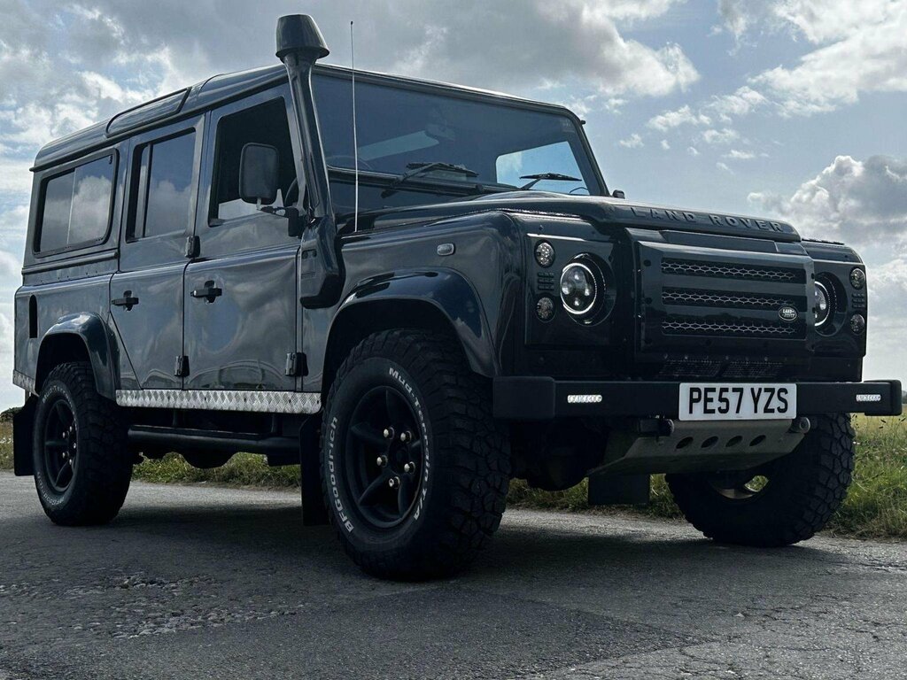 Land Rover Defender 110 2.4 Tdci Xs Station Wagon 4Wd Mwb Euro 4 Black