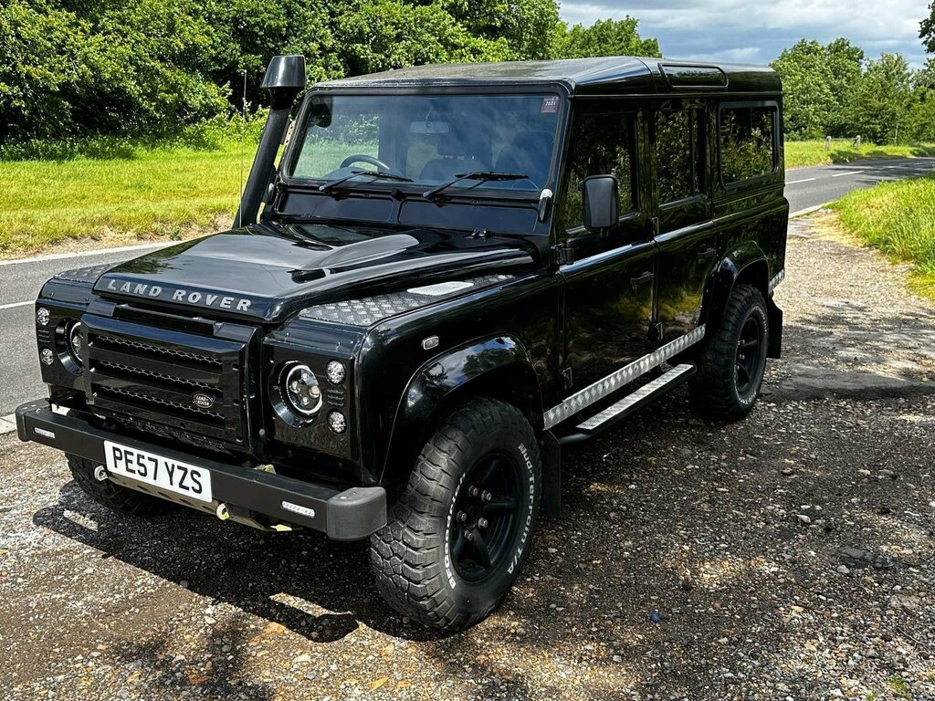 Land Rover Defender 110 110 Hi-cap Pu 121 White #13