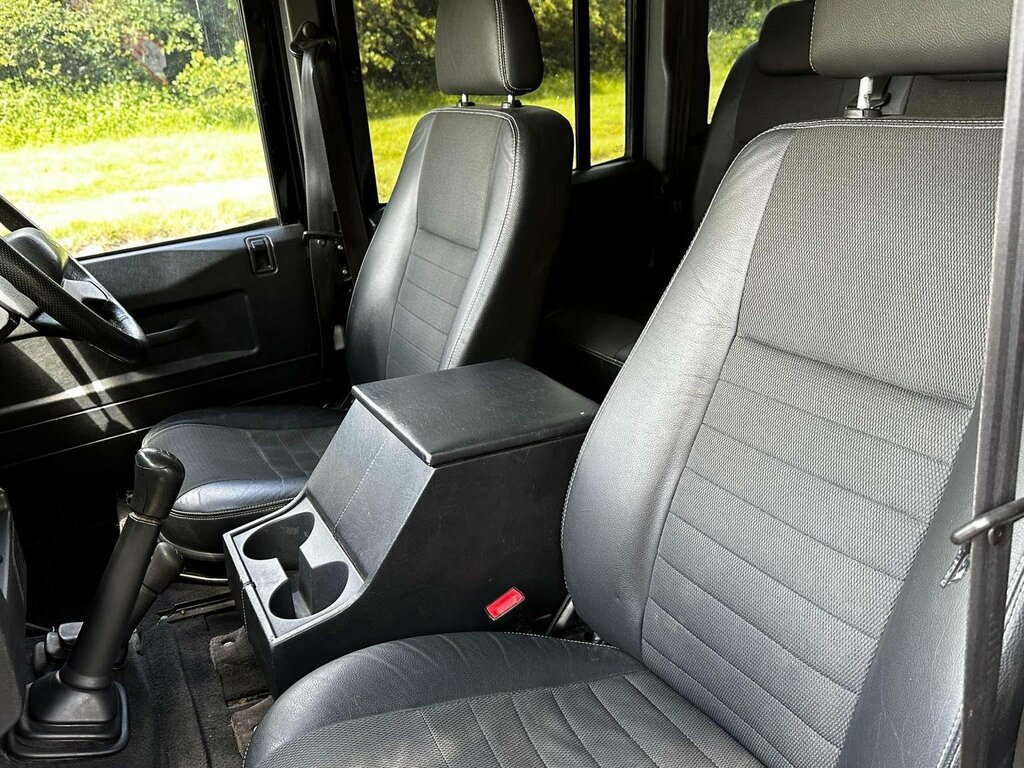 Land Rover Defender 110 2.4 Tdci Xs Station Wagon 4Wd Mwb Euro 4 Black #6