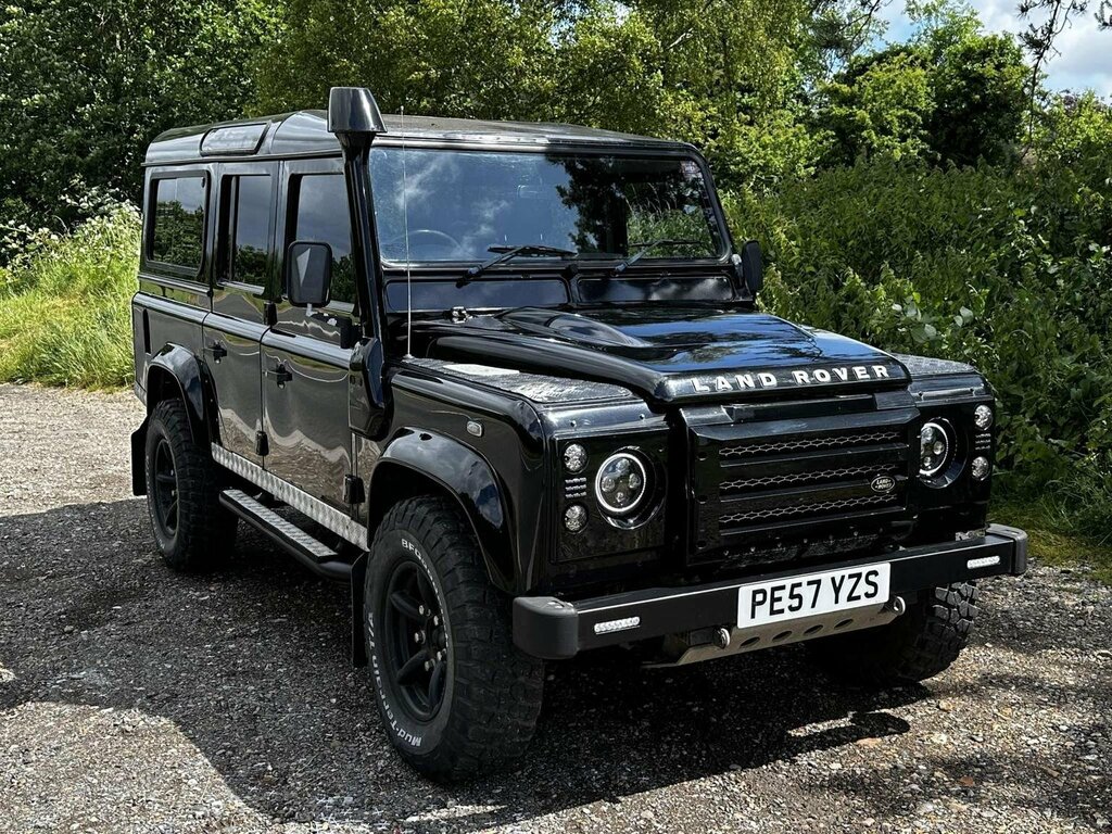 Land Rover Defender 110 110 Hi-cap Pu 121 White #8
