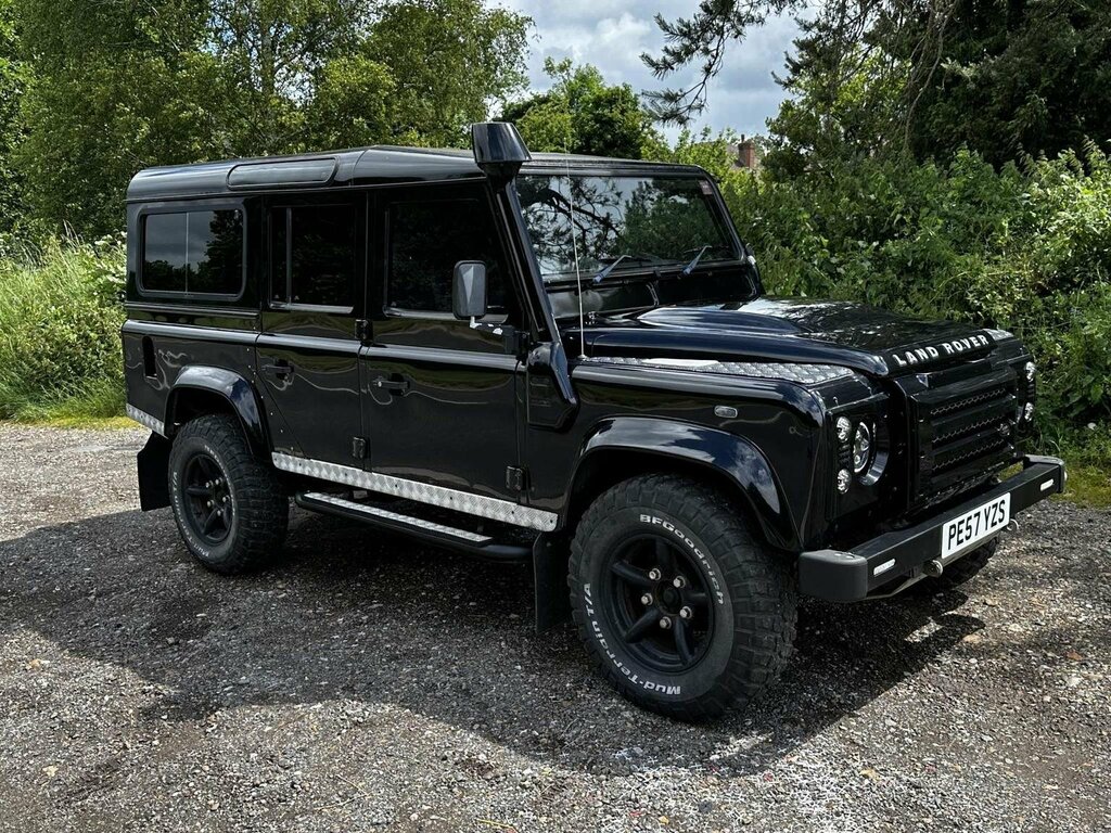Land Rover Defender 110 110 Hi-cap Pu 121 White #34
