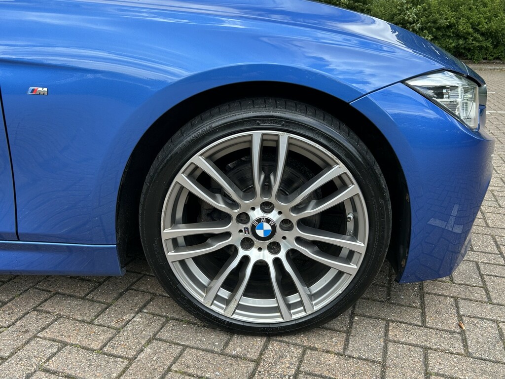 BMW 3 Series Estate 2.0 320D M Sport Touring 201868 EU68XHL Blue #4