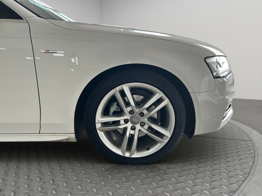 Audi A4 2.0 Tdi S Line White #4