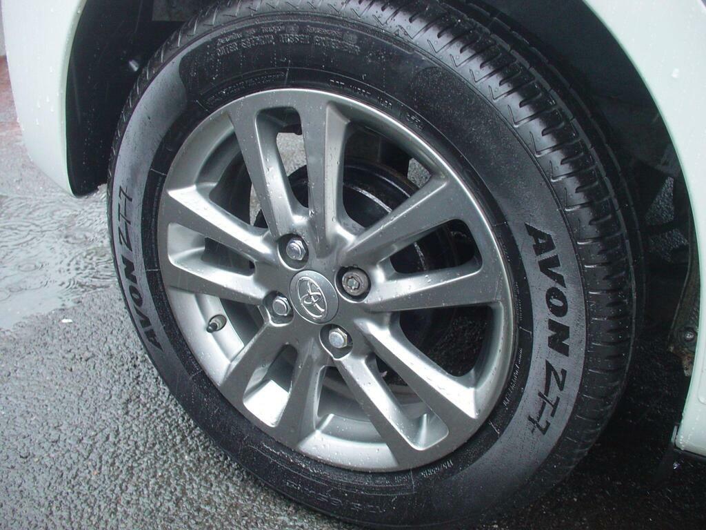 Toyota Yaris Icon Black #30