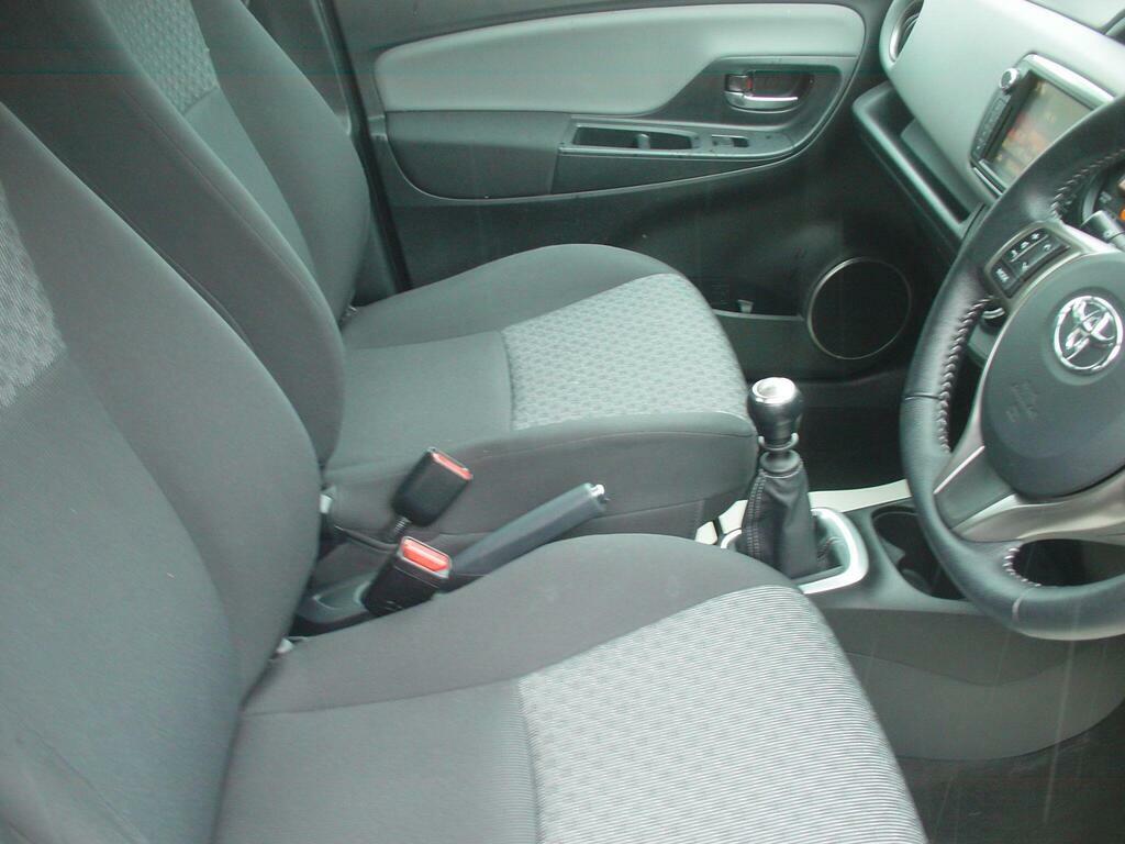 Toyota Yaris Icon Black #25