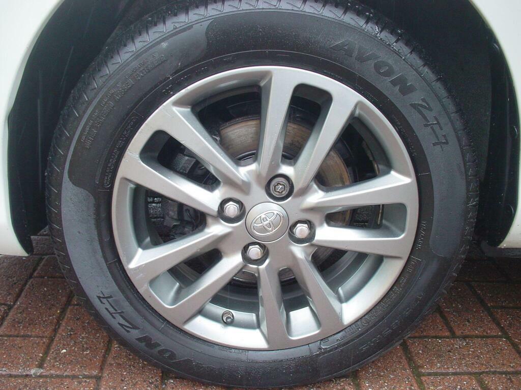 Toyota Yaris Icon Black #28