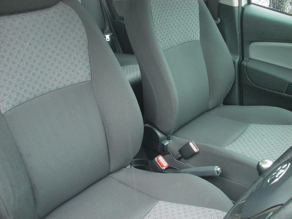 Toyota Yaris Icon Black #26