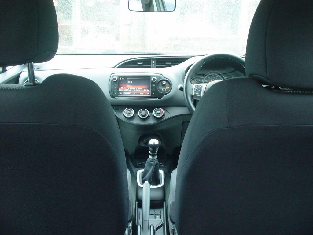 Toyota Yaris Icon Black #11